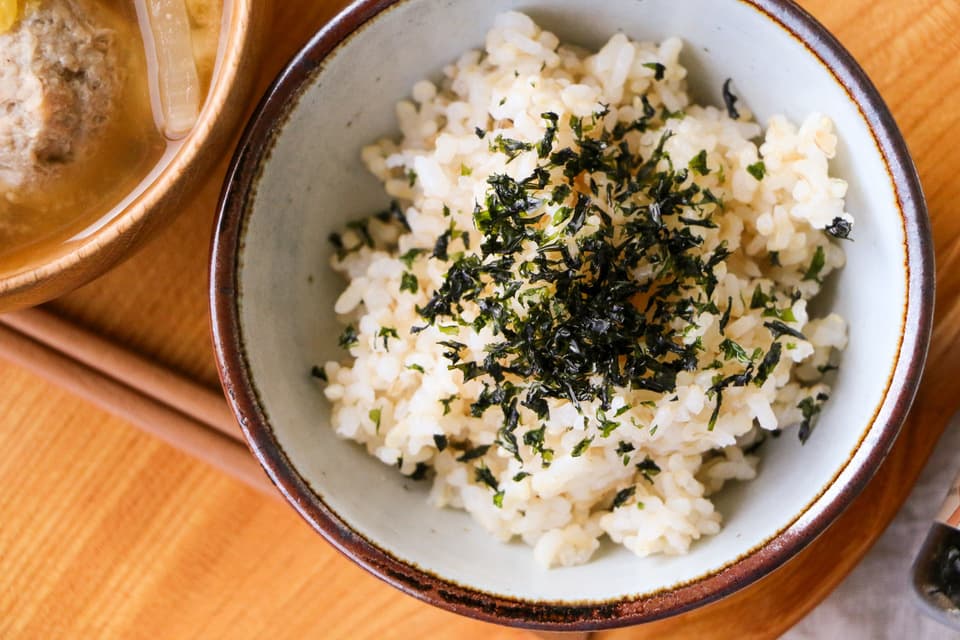 岩のりフレーク＜かけてごちそうプチ幻紫菜＞養殖岩海苔種の幻紫菜使用