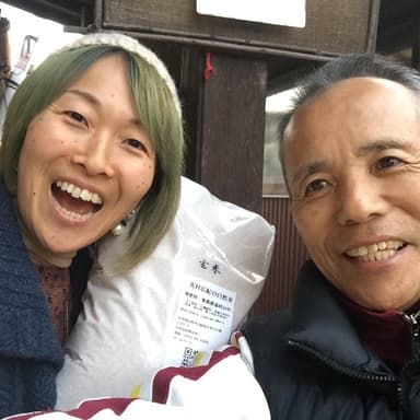 お年玉自然米を当選された方が取りに来られました