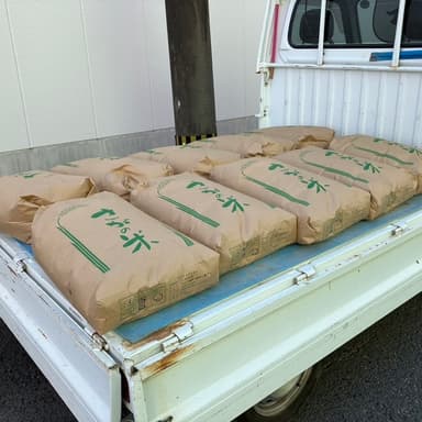 正々堂々と全国で自然米に品種名・新米表示