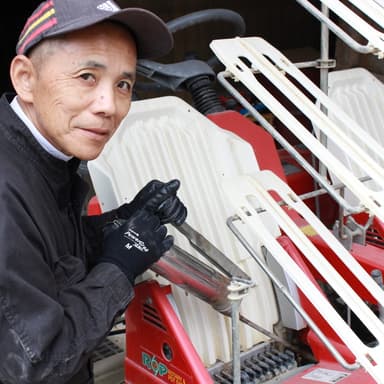 田植え機エンジンオイル交換で四苦八苦