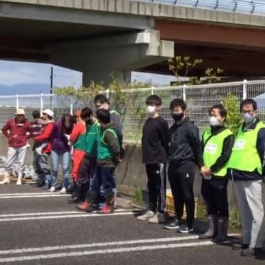 清掃ボランティア活動「幸せ拾い101回」ごみ拾い