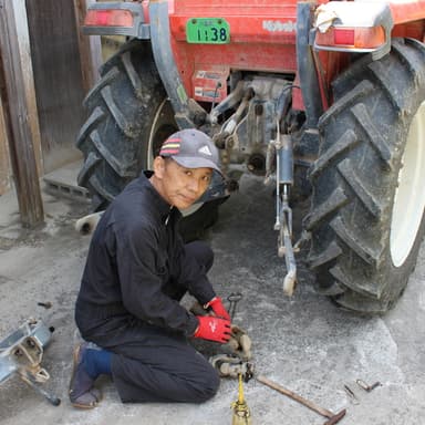トラクターのPTO（後部機械）清掃整備