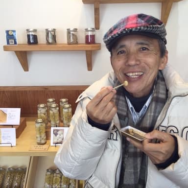 原材料に自然栽培黒酢100％と自然栽培大豆100％