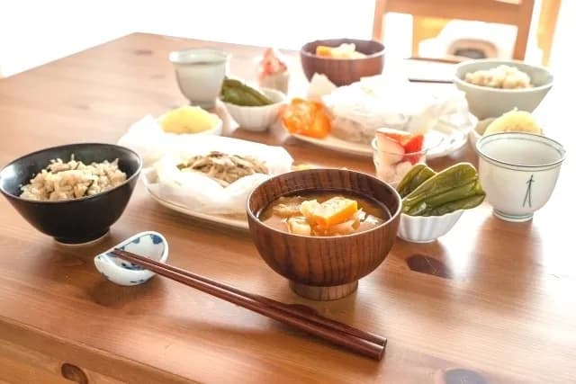 便秘改善に効く朝ごはんアイデア10選！50代からの腸活習慣