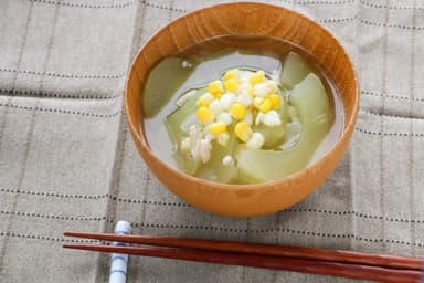加賀太きゅうりとトウモロコシの塩麹スープ