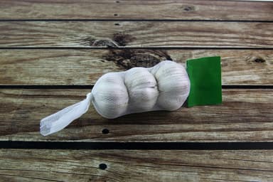 にんにくを長持ちさせる保存方法。ひと手間ですぐに料理にも使えて便利。