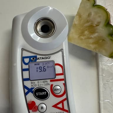 高糖度の秘密は自家製の発酵液肥！