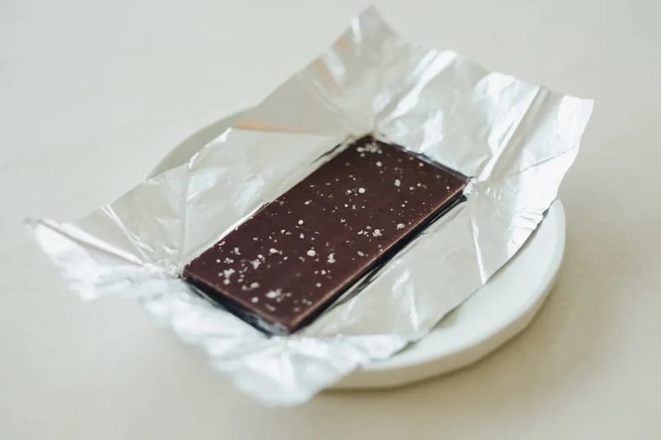 宮﨑発、添加物、白砂糖不使用クラフトチョコレート単品（プレーン・きんかん・しお・橙とうがらし・珈琲・きなこみるく）ハイカカオチョコレートと宮崎の素材