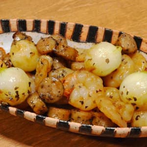 小エビとソーセージのコンソメペペロン