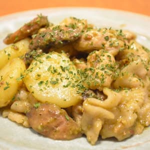 豚肉とじゃがいものバジルソース炒め