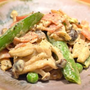 スナップエンドウときのことベーコンのおかず