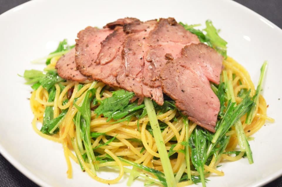 ローストビーフと水菜のパスタ ～梅肉ソース～
