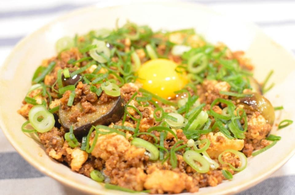 ひき肉とお茄子と木綿豆腐の丼ぶり