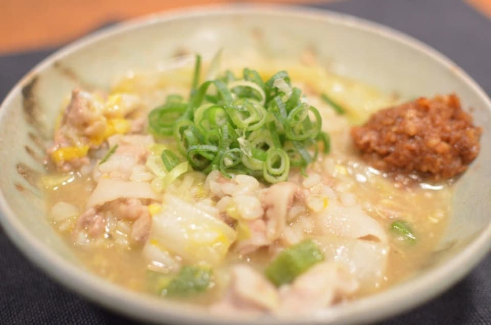 豚肉と白菜とオクラの雑炊