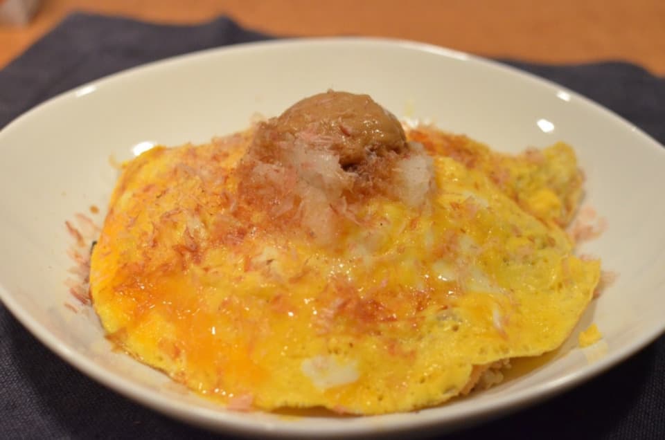 きのこと厚揚げのかつおご飯オムライス