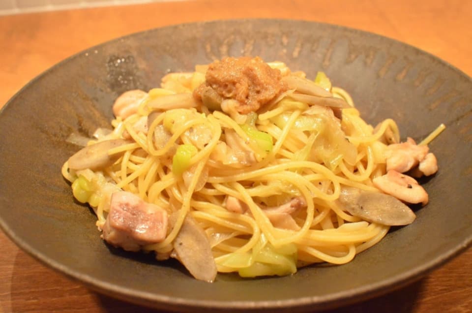 鶏とごぼうと白ねぎのパスタ～ごぼう味噌添え～
