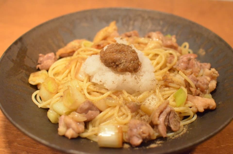 ねぎまパスタ ごぼう味噌おろし添え