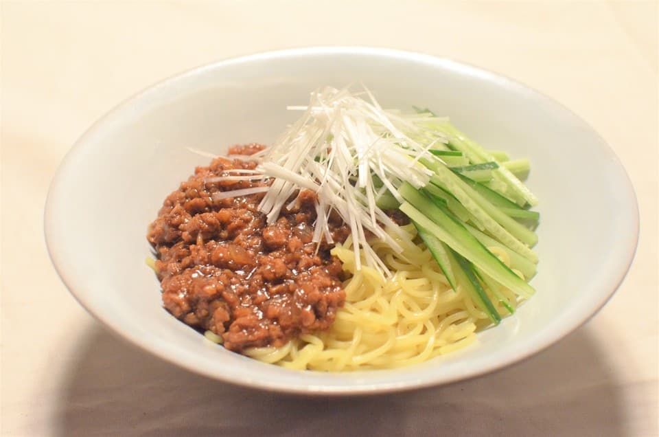 ジャージャー麺