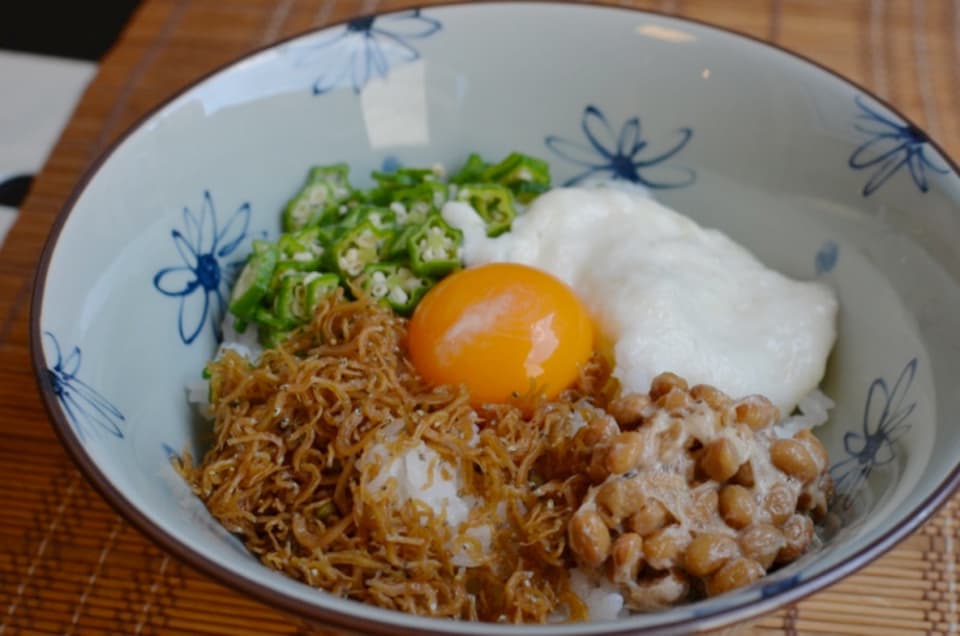 佃煮を使ったねばねば丼ぶり
