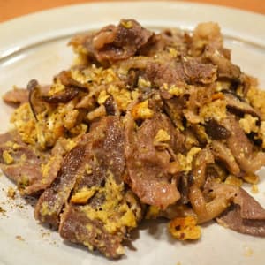 牛肉ときのこと卵の中華炒め