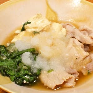 豚肉と春菊と豆腐のみぞれ煮