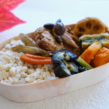秋の5種のご紹介＜旬彩ハンバーグ弁当＞
