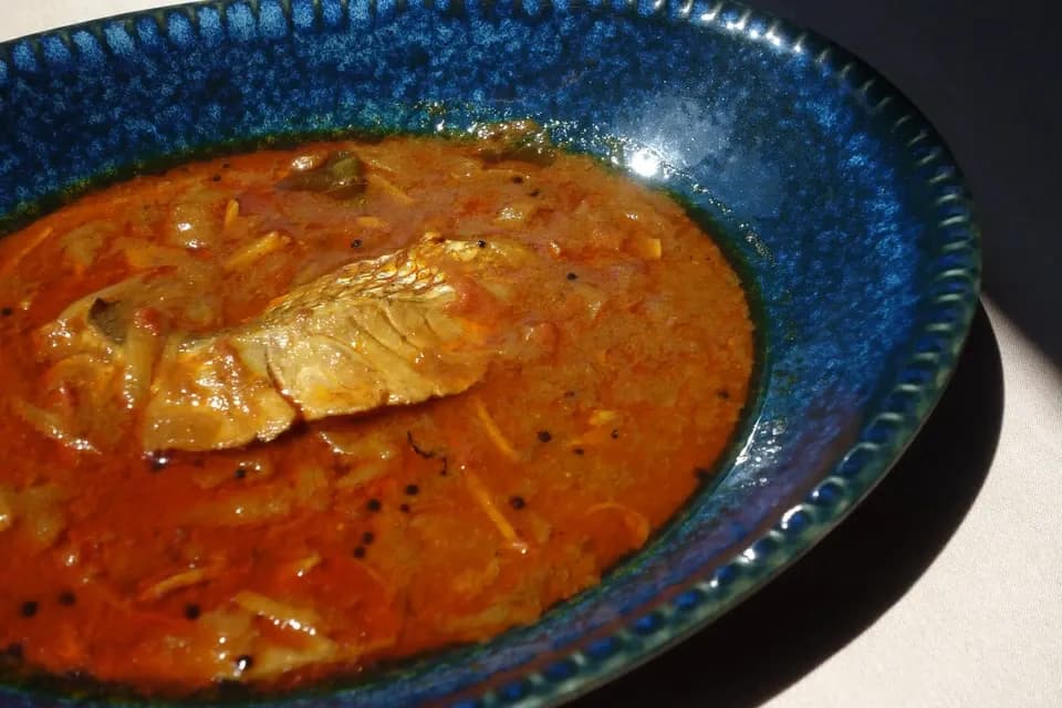 地元鮮魚店仕入れ＜大きい鯛のタマリンドカレー＞タマリンドと玉ねぎの爽やかスパイスの融合