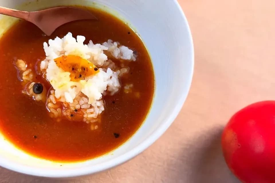 無農薬の千葉県産トマトの旨みたっぷり＜トマトのラッサム＞タマリンドスープカレー