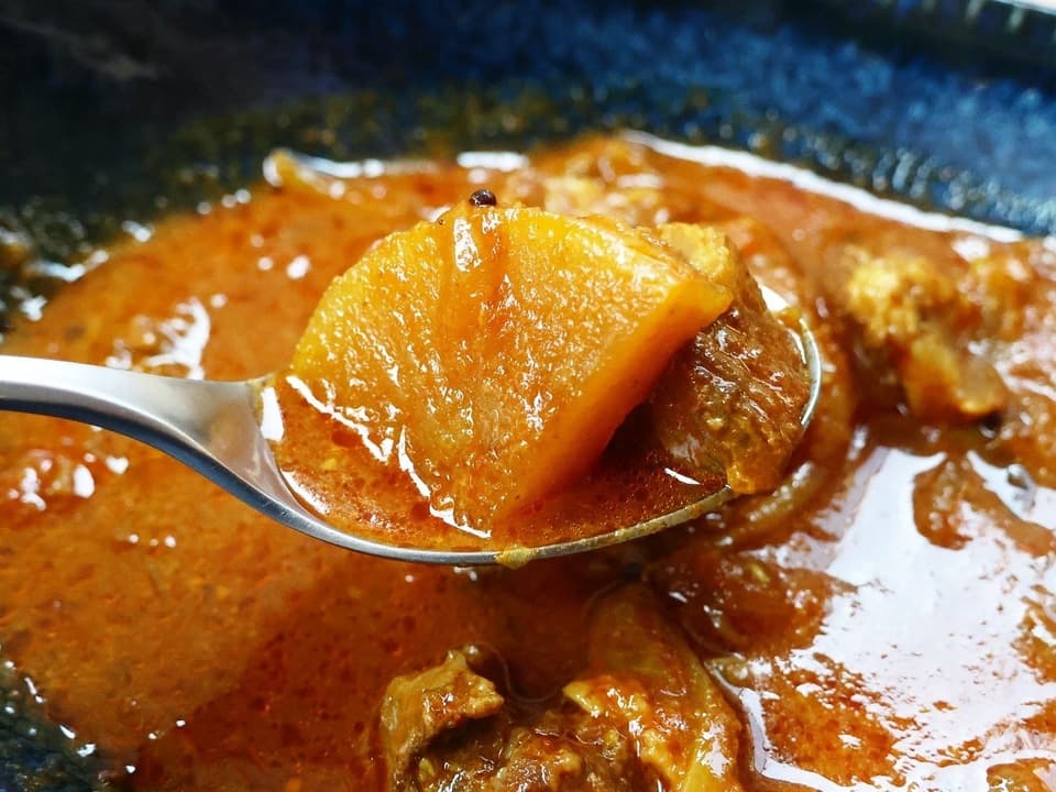 [とろとろ]国産牛すじと地元産大根のカレー