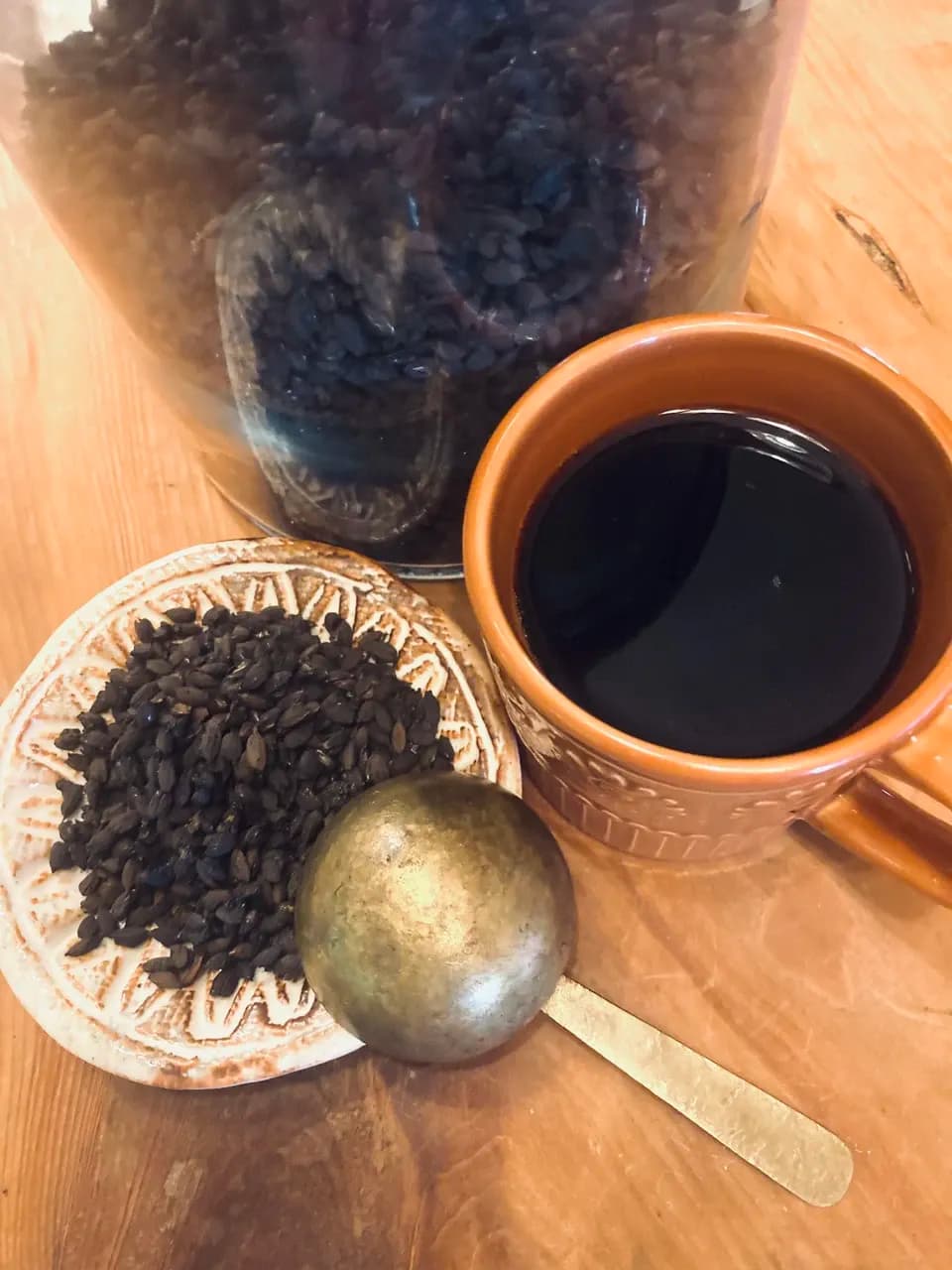 農薬不使用自家栽培米使用＜籾付き黒焼玄米＞伝統製法で仕上げた土鍋炭火焙煎のお茶を日々の整えに