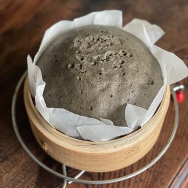 黒馬拉糕(黒胡麻入り中華蒸しパン)