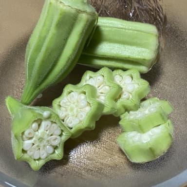 オクラの販売が始まりました。