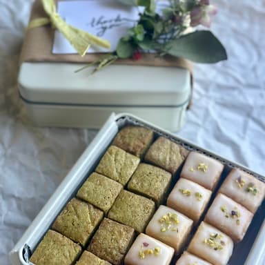 ミニブーケ付き母の日ギフト販売開始💐