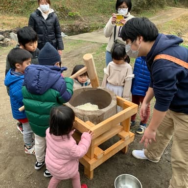 お餅つき