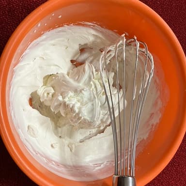 最高級の生クリームが幸せを感じて