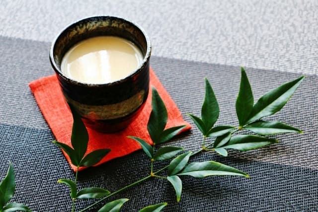 甘酒と味噌汁で“腸リセット”する方法