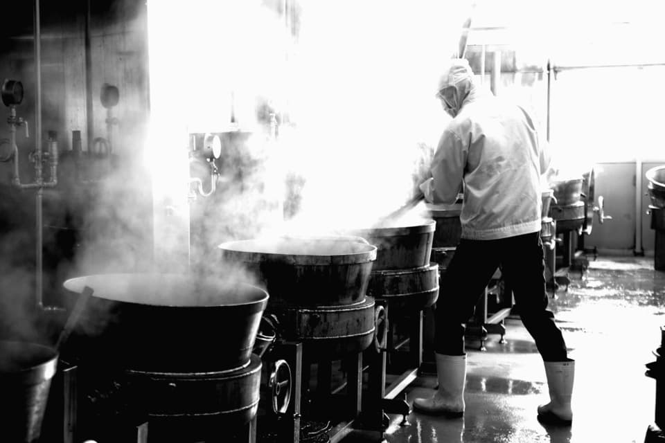激しい気候変動への対応:素材の制約の中でも最善を尽くす惣菜づくり