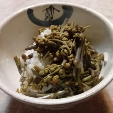 旭米でわらびご飯